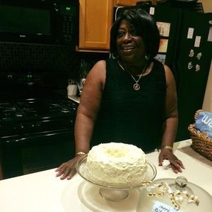 Meet your Posher, Inez